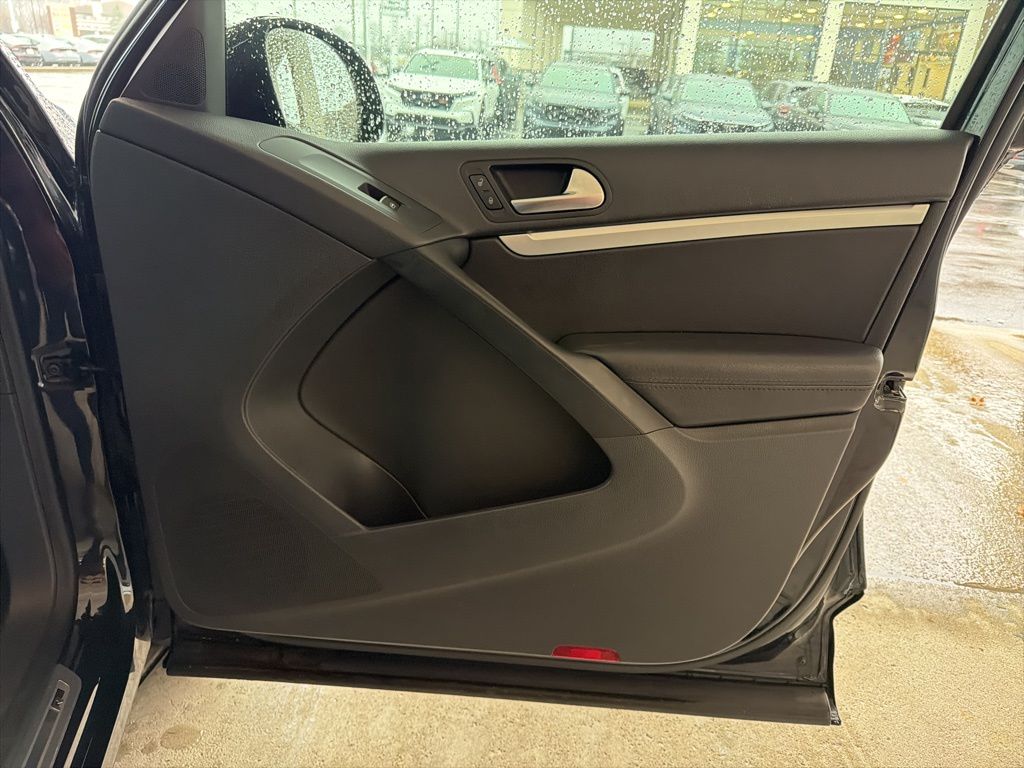 Thumbnail: 2016 Volkswagen Tiguan - 24