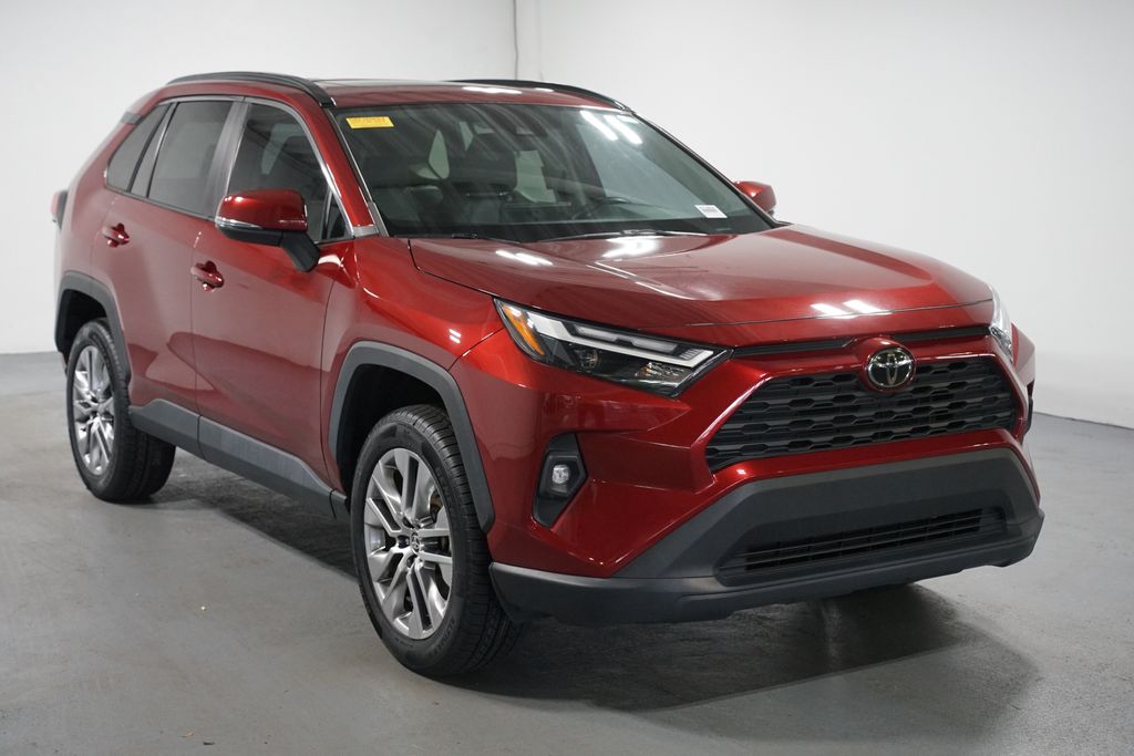 Thumbnail: 2022 Toyota RAV4 - 3