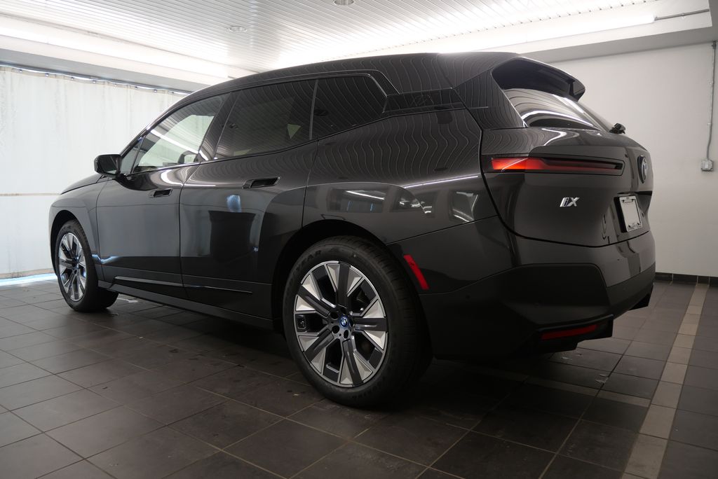 2025 BMW iX xDrive50 4