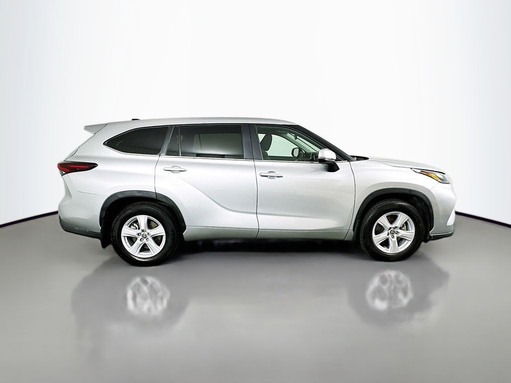 Thumbnail: 2024 Toyota Highlander - 4