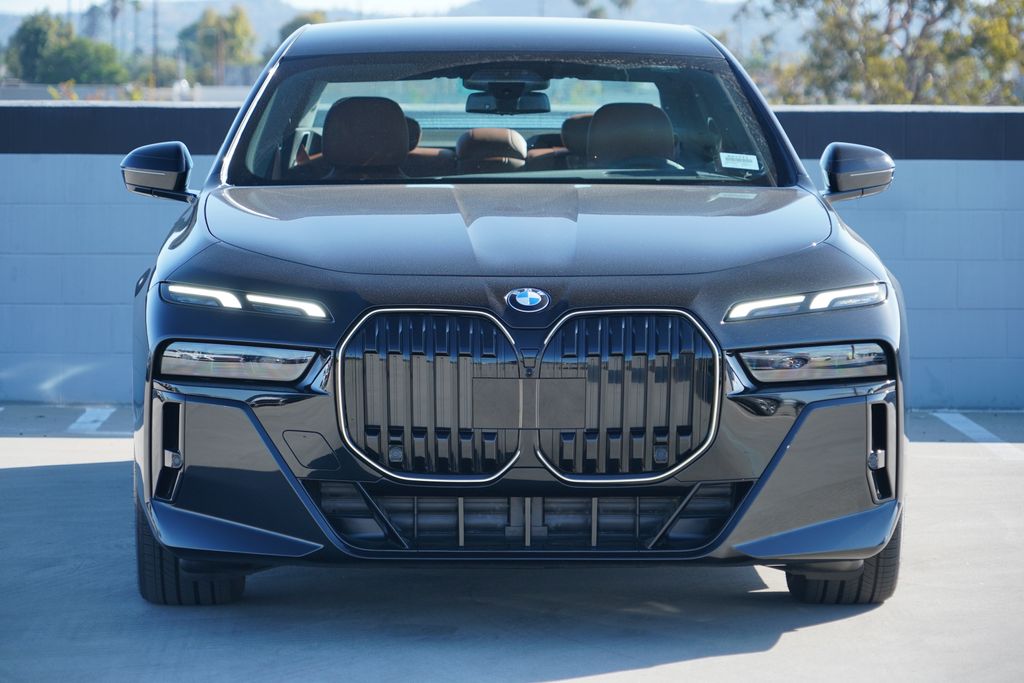 Thumbnail: 2026 BMW 7 Series - 2