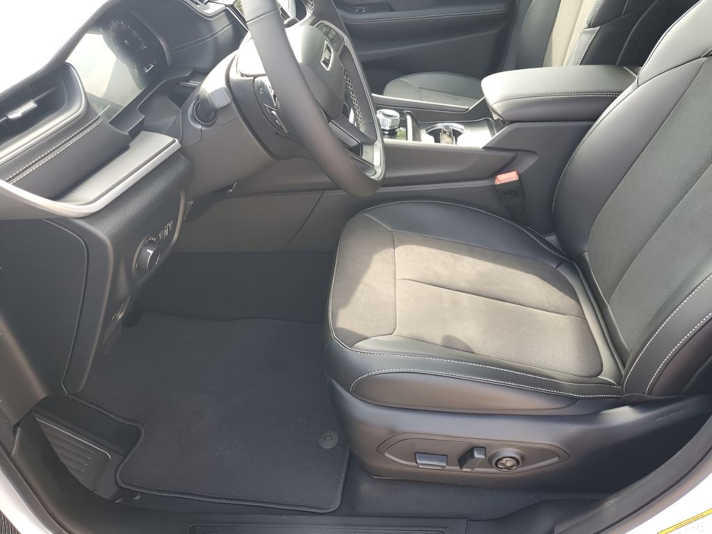 New Car 2025 Jeep Grand Cherokee  For Sale Under $35,000 In Austin, Texas