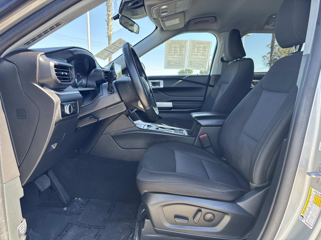 Used 2023 Ford Explorer XLT 4D Sport Utility