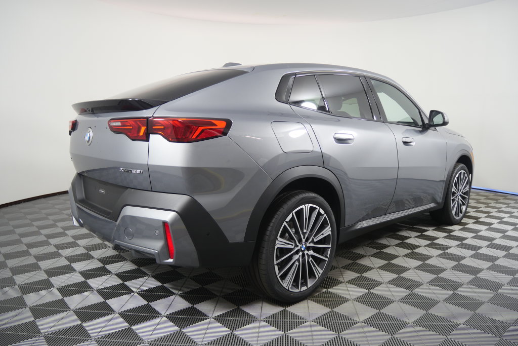 Thumbnail: 2027 BMW X2 - 4