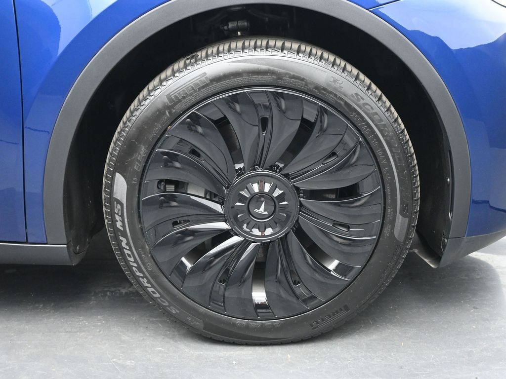 2024 Tesla Model Y Long Range Dual Motor All-Wheel Drive