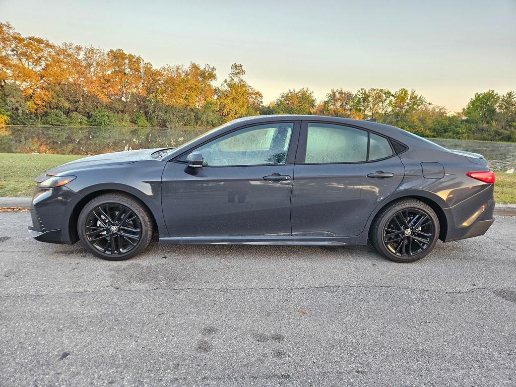 2025 Toyota Camry SE 2