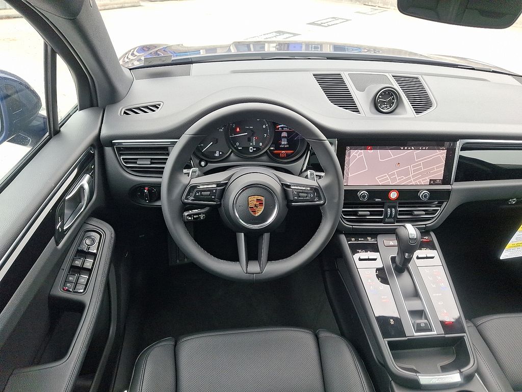 Thumbnail: 2026 Porsche Macan - 14