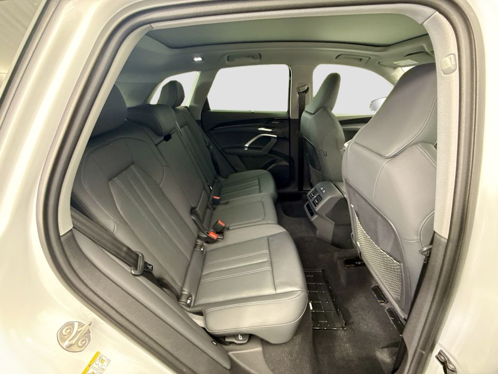 Thumbnail: 2025 Audi Q5 - 21