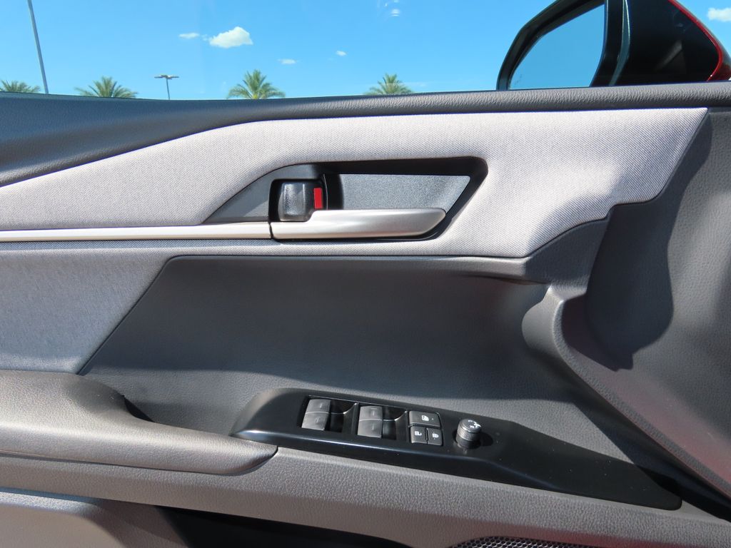 2025 Toyota Camry LE 22