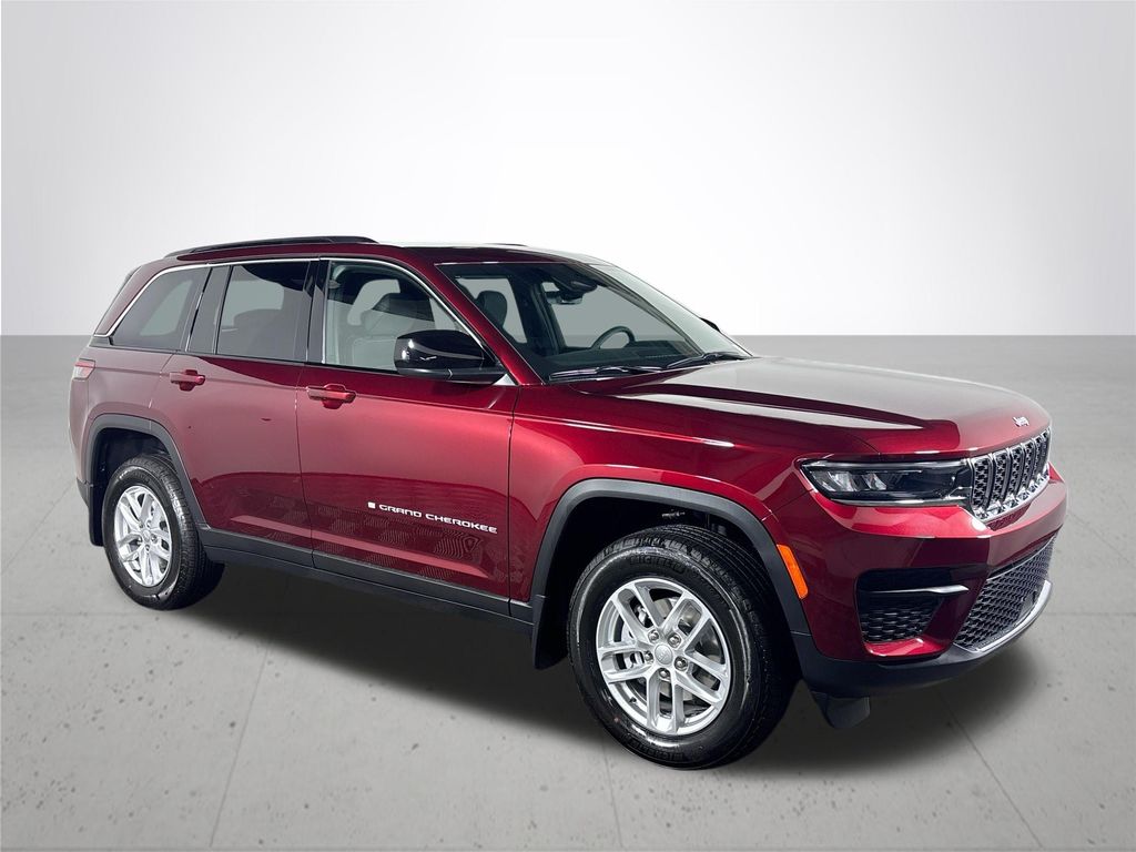 2025 Jeep Grand Cherokee Laredo X photo 3