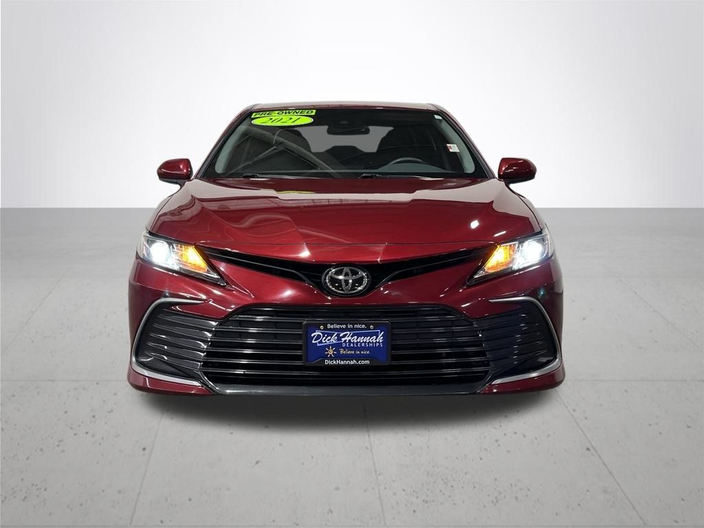 2021 Toyota Camry LE photo 3
