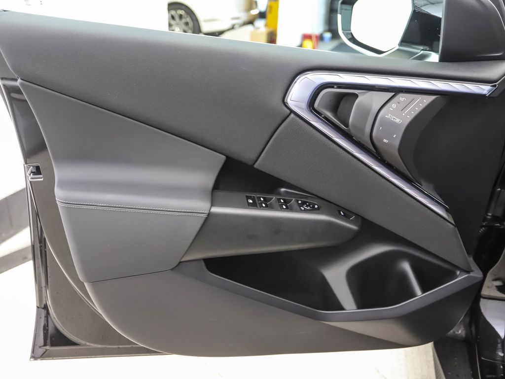 Thumbnail: 2025 BMW X3 - 10