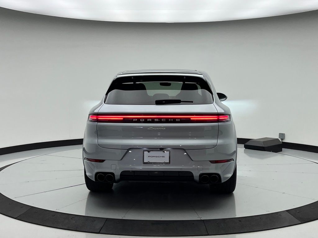 Thumbnail: 2024 Porsche Cayenne - 8