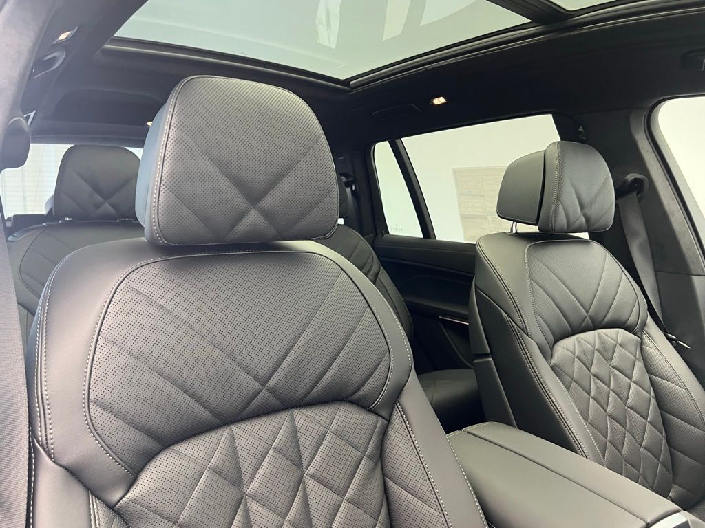 Thumbnail: 2026 BMW X7 - 7