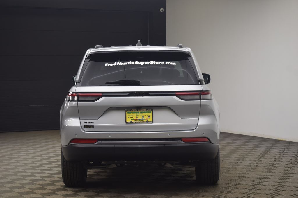 new 2026 Jeep Grand Cherokee car, priced at $46,442