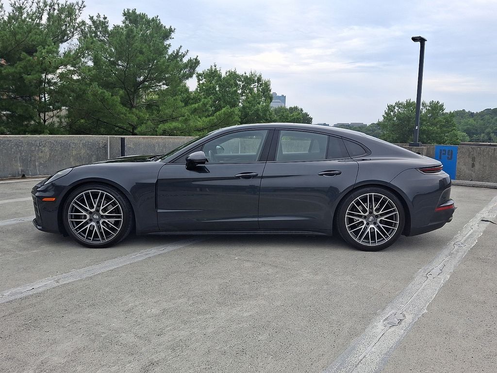 Thumbnail: 2024 Porsche Panamera - 2