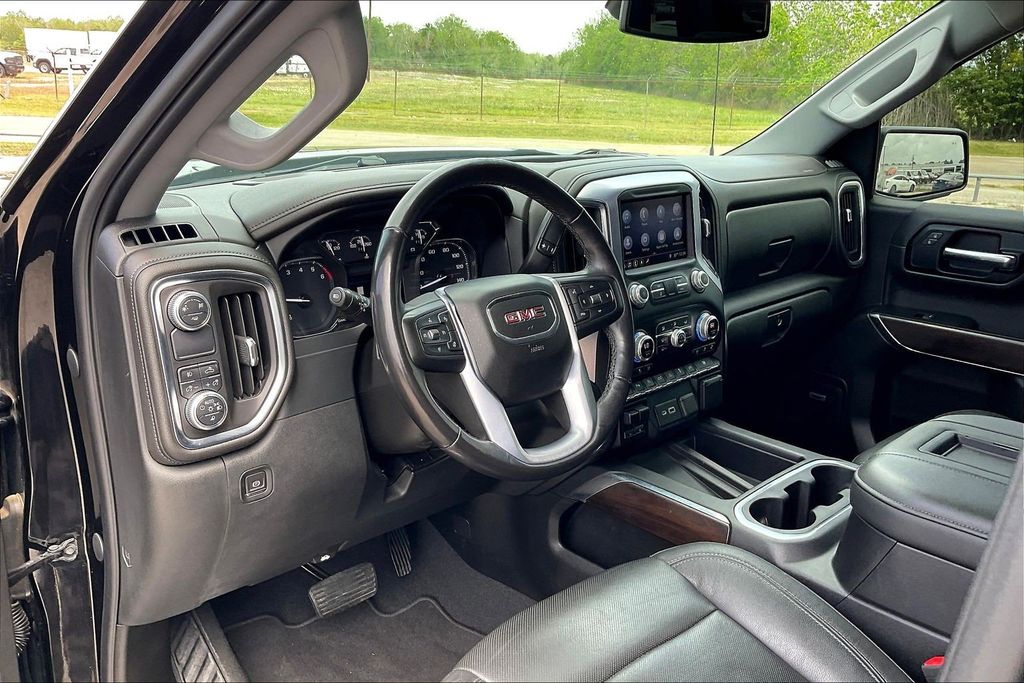Used 2019 GMC Sierra 1500 SLT 4D Crew Cab