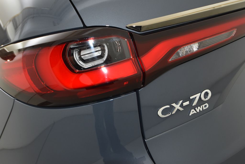 2025 Mazda CX-70 PHEV Premium Plus photo