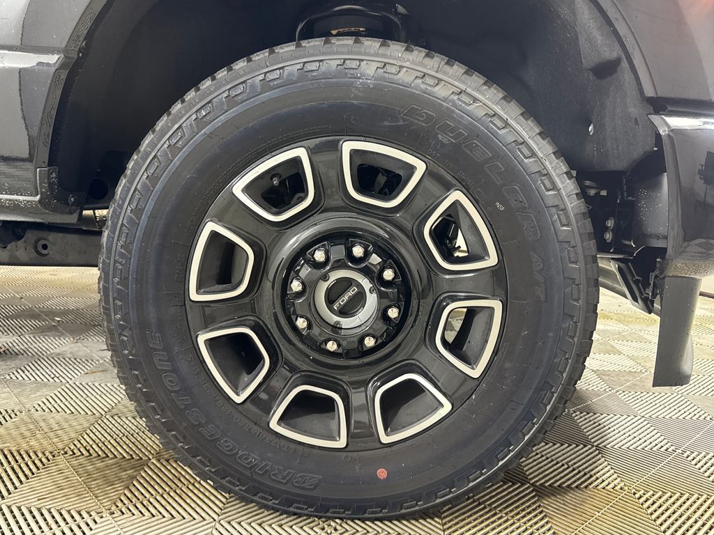 New 2026 Black Ford Platinum image 15