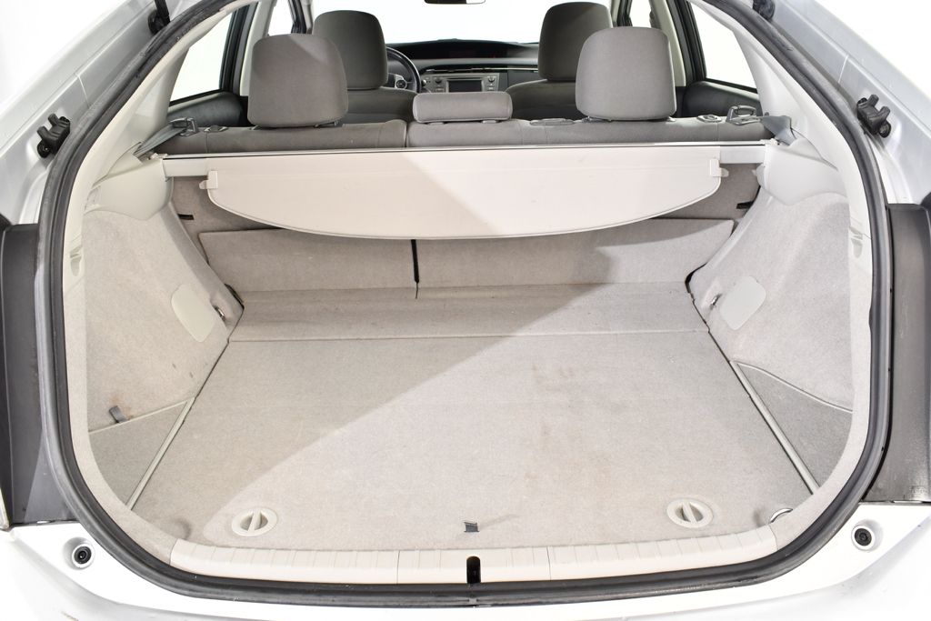 Used 2013  Toyota Two Hybrid image 20