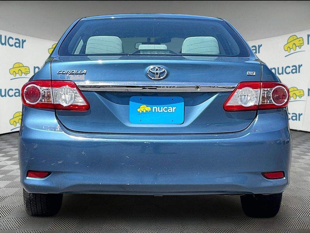 2013 Toyota Corolla — photo 5