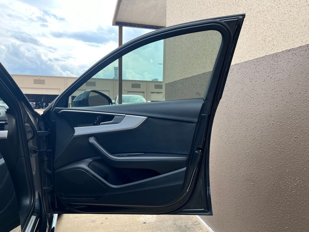 Thumbnail: 2019 Audi A4 - 24