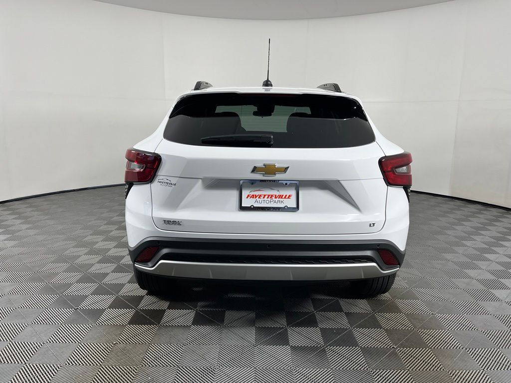 Thumbnail: 2026 Chevrolet Trax - 6