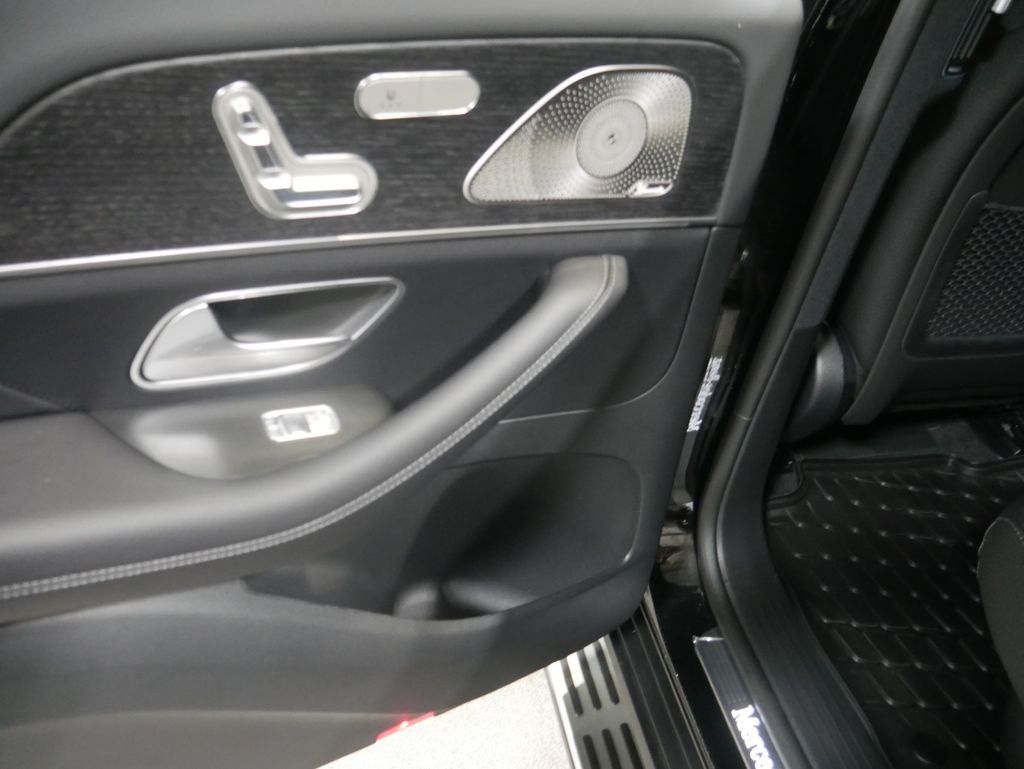 Thumbnail: 2026 Mercedes-Benz GLS - 16