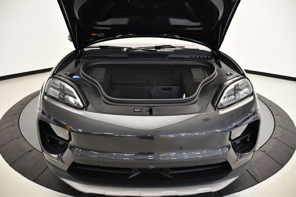 Thumbnail: 2025 Porsche Macan - 14
