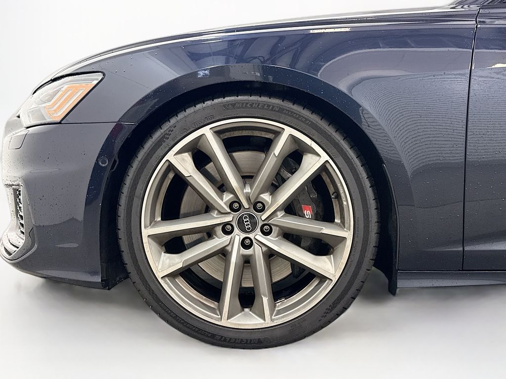 Thumbnail: 2021 Audi S6 - 2