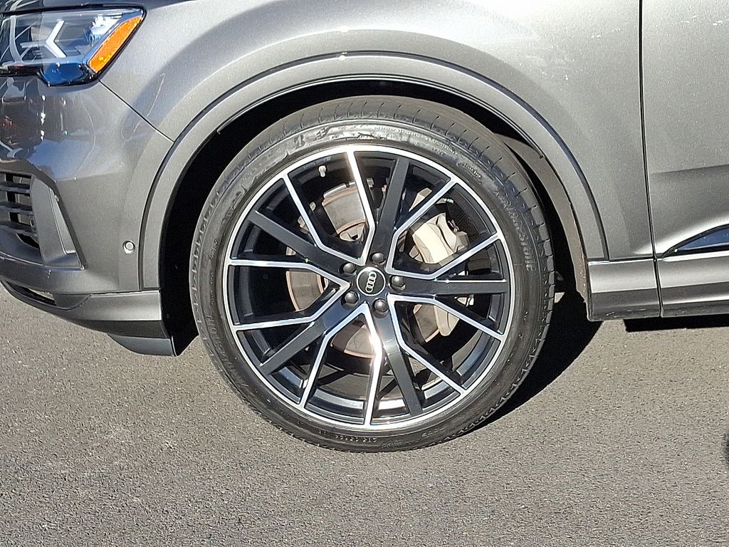 Thumbnail: 2022 Audi Q7 - 8