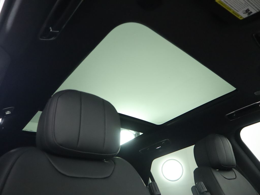 Thumbnail: 2026 Land Rover Range Rover Sport - 19