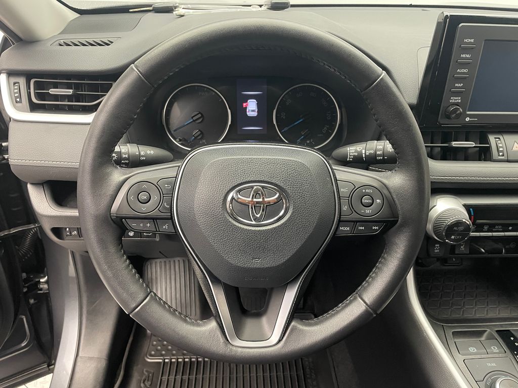 2021 Toyota RAV4 XLE Premium 21