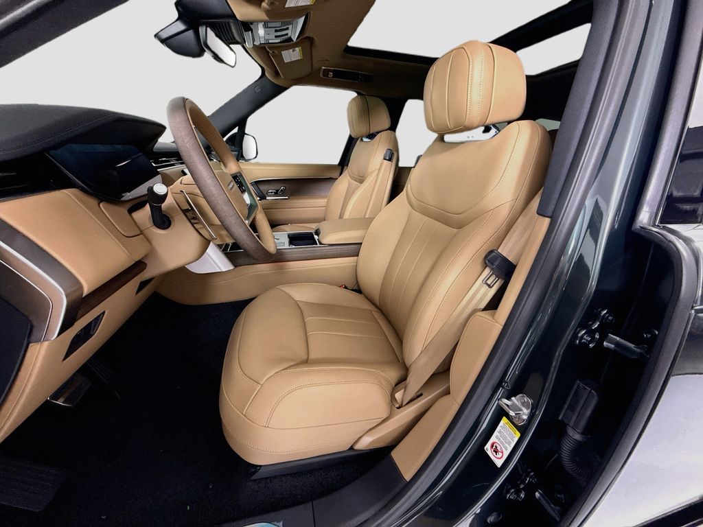 Thumbnail: 2026 Land Rover Range Rover - 18