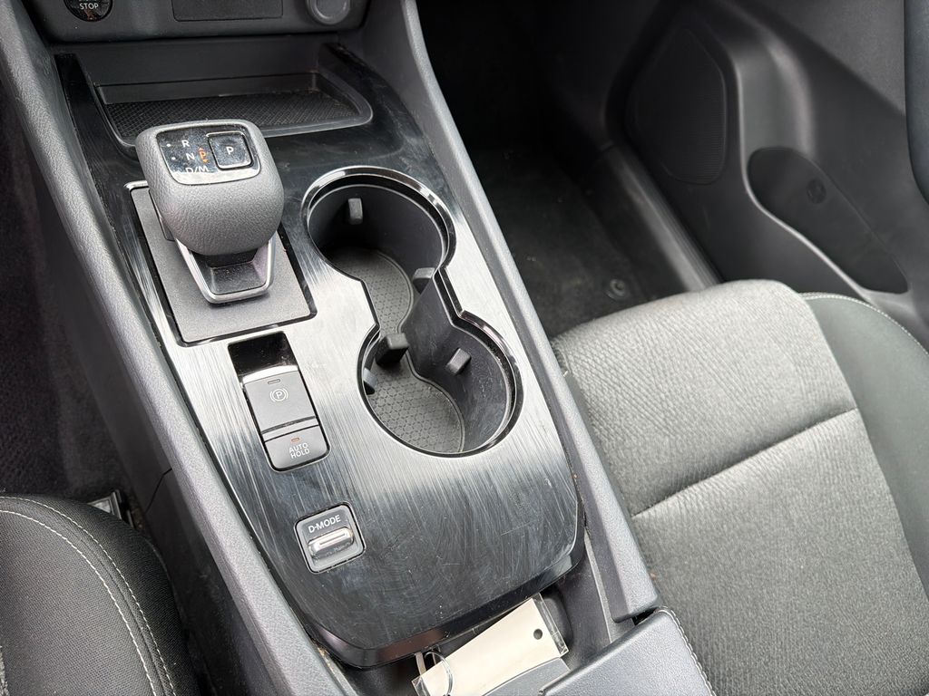 Used 2025 White Nissan SV image 32