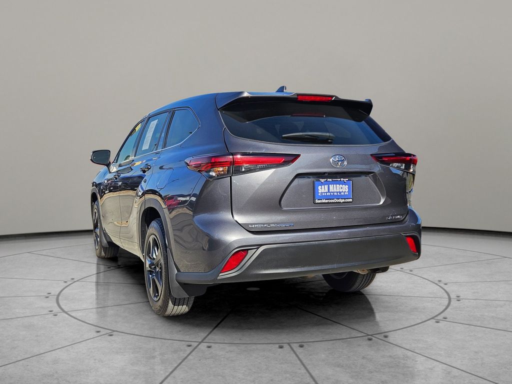 Used Car 2024 Toyota Highlander  Le For Sale Under $35,000 In San Marcos, Texas