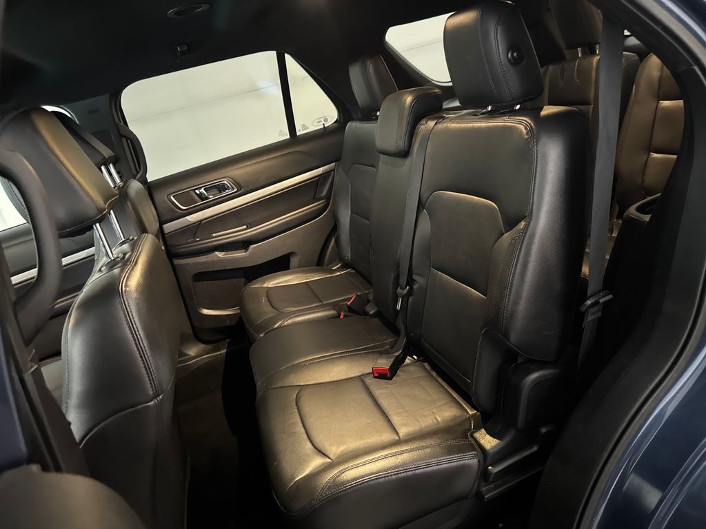 Certified Used 2018 Blue Ford XLT image 29
