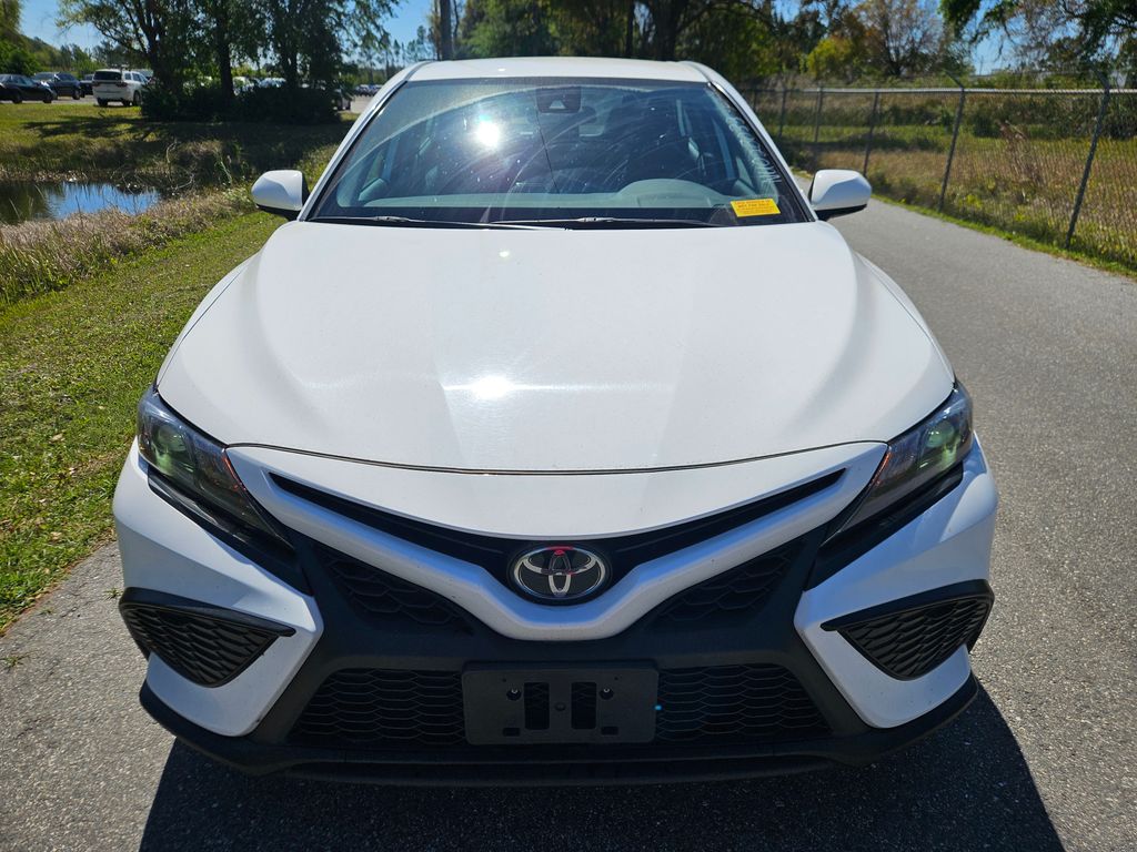 2022 Toyota Camry SE 8