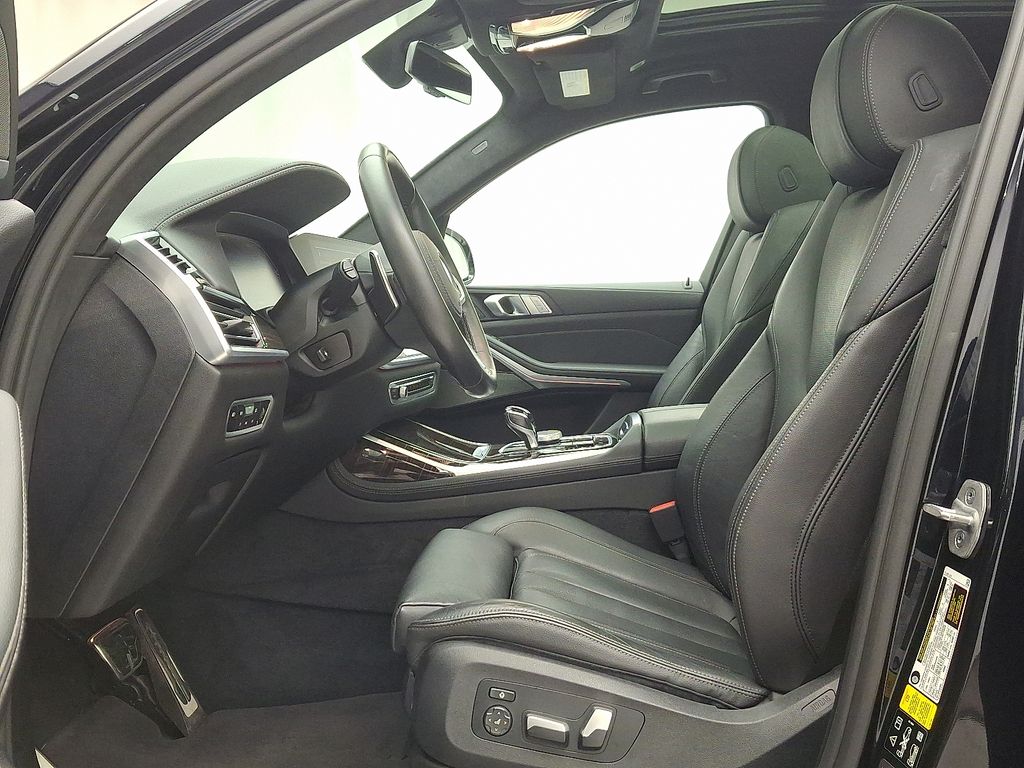 Thumbnail: 2021 BMW X7 - 16