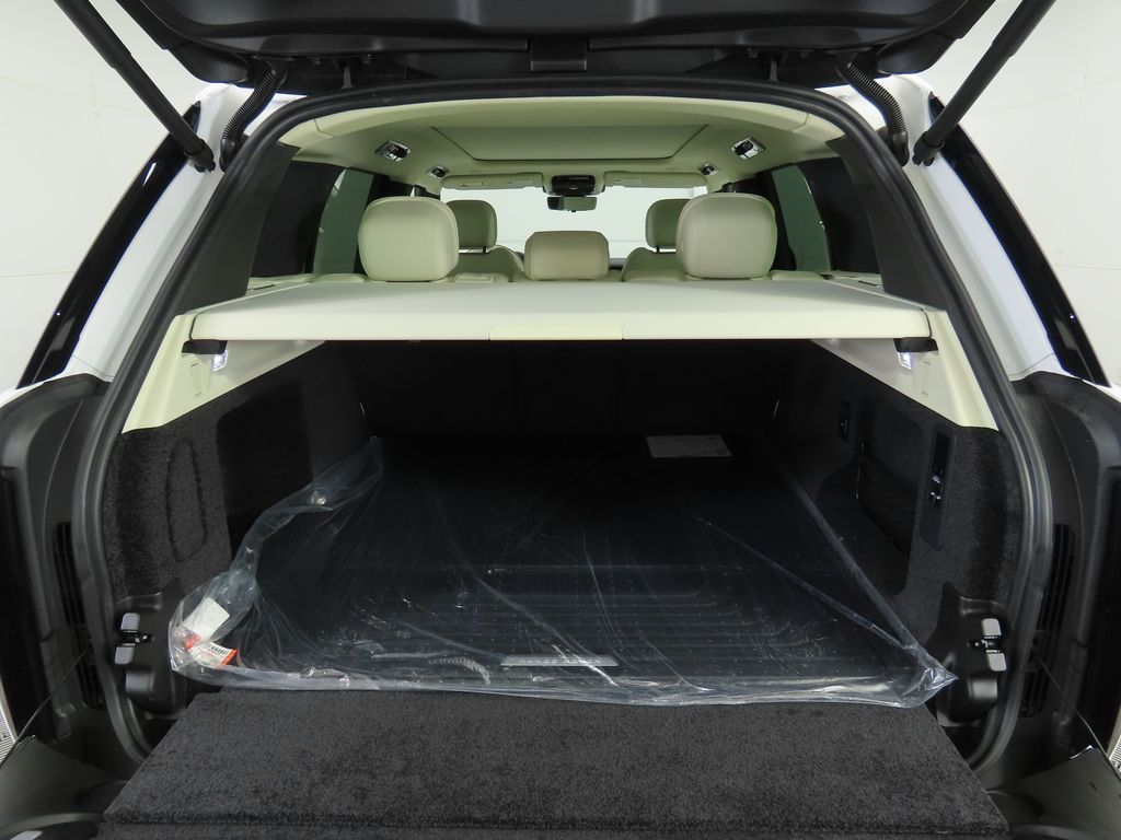 Thumbnail: 2025 Land Rover Range Rover - 28