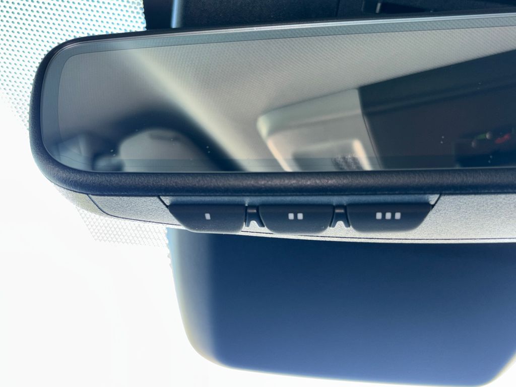 Thumbnail: 2025 Toyota Camry - 21