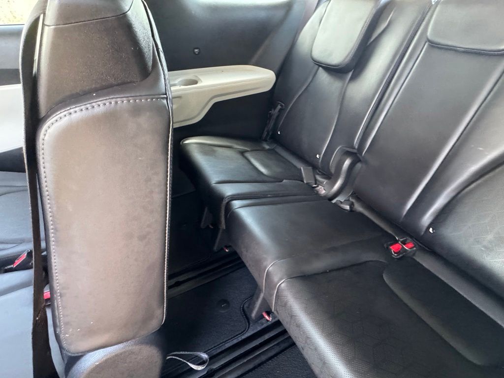 Used 2022 Kia Carnival Van