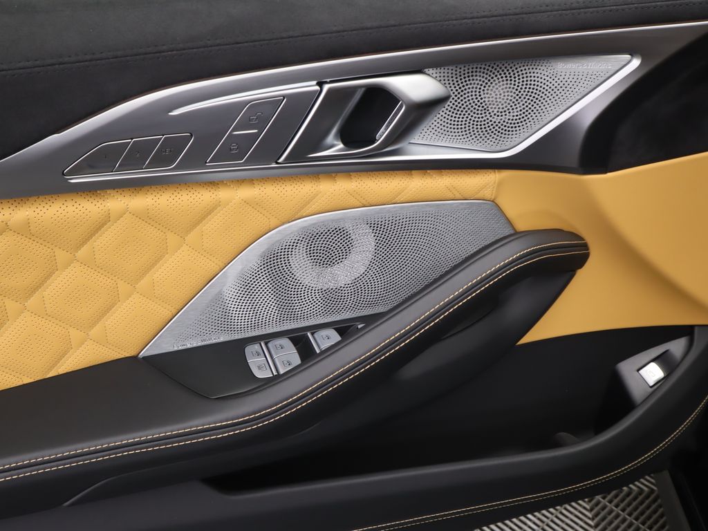 Thumbnail: 2025 BMW M8 - 24