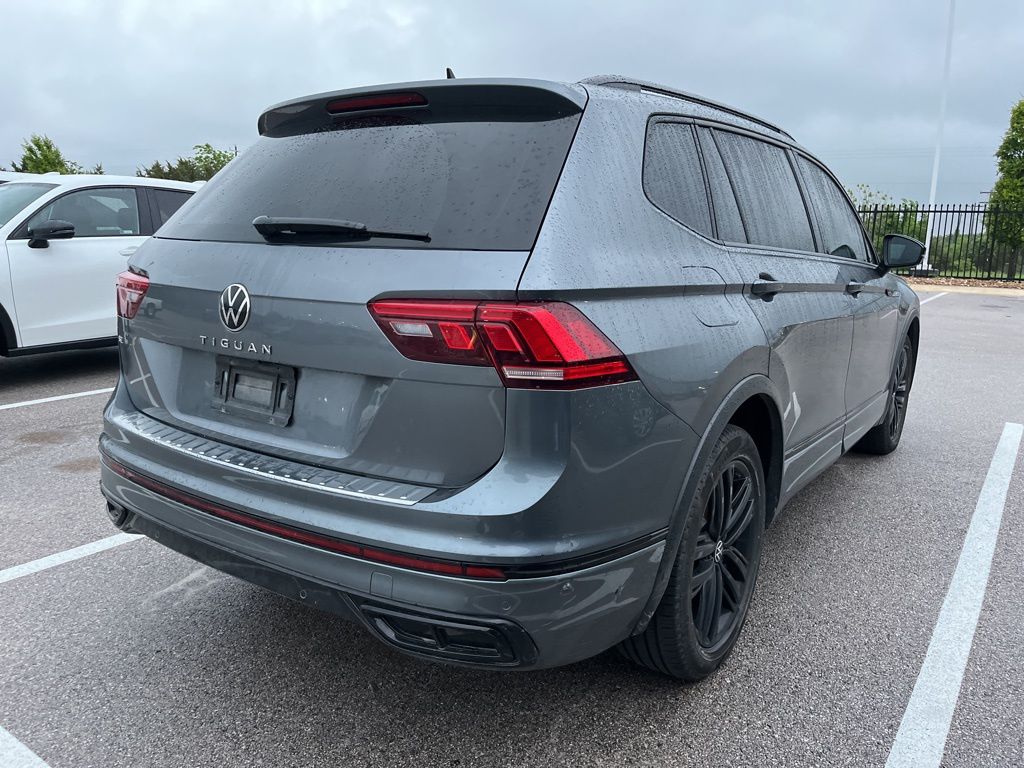 Thumbnail: 2022 Volkswagen Tiguan - 3