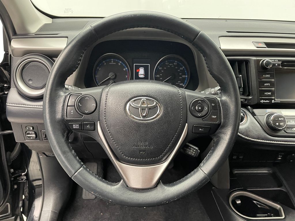 Thumbnail: 2018 Toyota RAV4 - 20