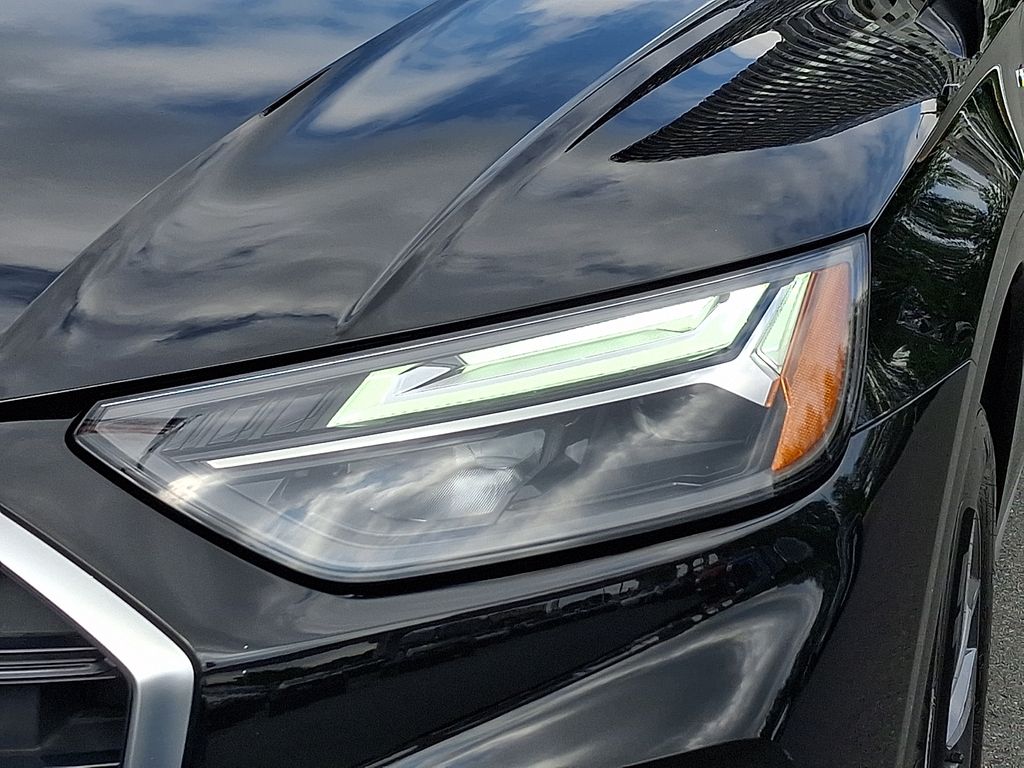 Thumbnail: 2023 Audi Q5 - 9