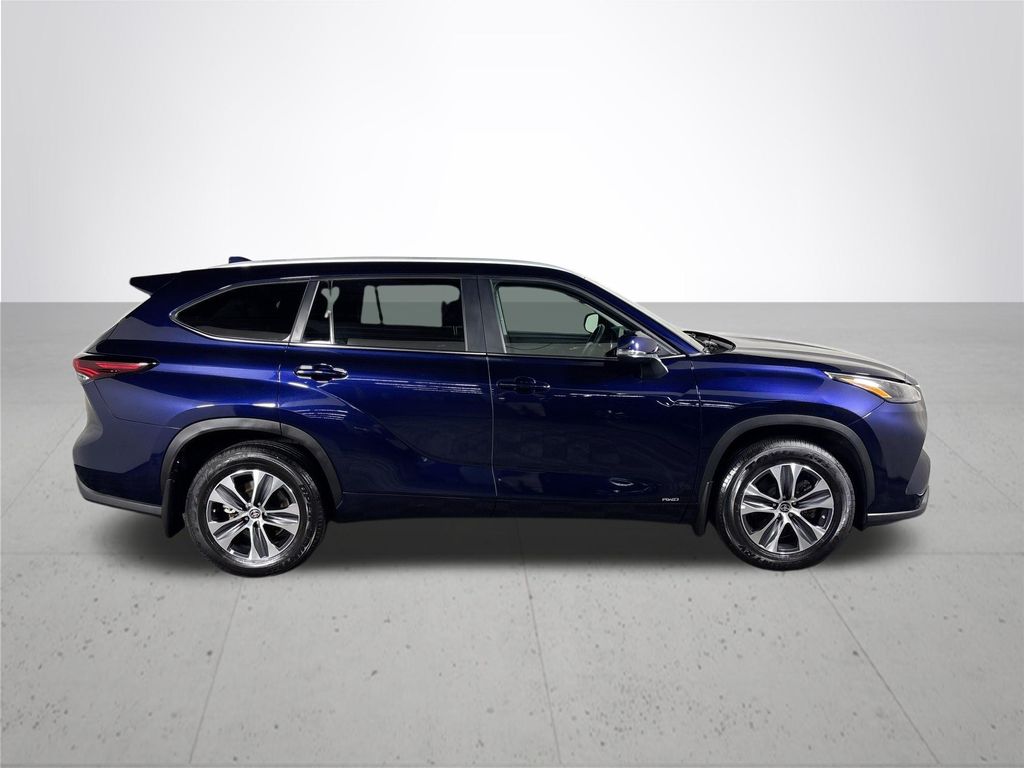 2024 Toyota Highlander Hybrid XLE