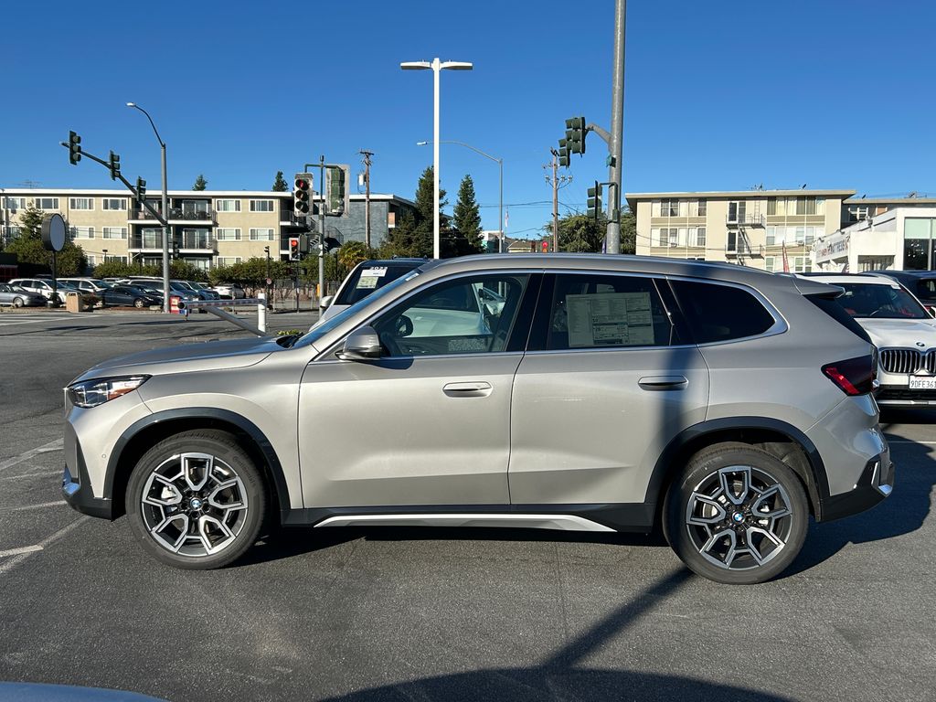 Thumbnail: 2025 BMW X1 - 2