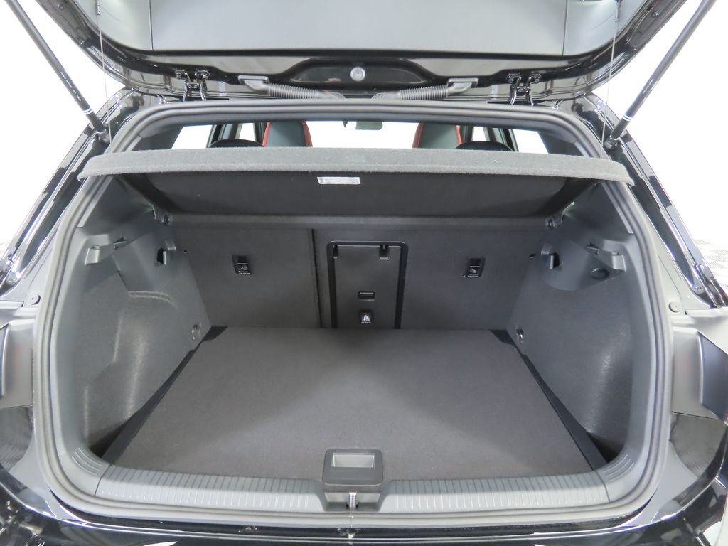 Thumbnail: 2025 Volkswagen Golf - 28