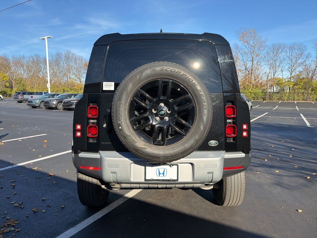 Thumbnail: 2021 Land Rover Defender - 4